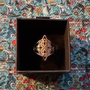 Intricate Silver Filigree Stainless Steel Ring - NEW (7)